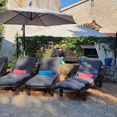 Villa Kazun With Private Pool And Two Gardens Marčana 外观 照片