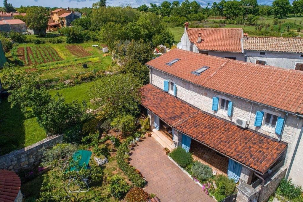 Villa Kazun With Private Pool And Two Gardens Marčana 外观 照片