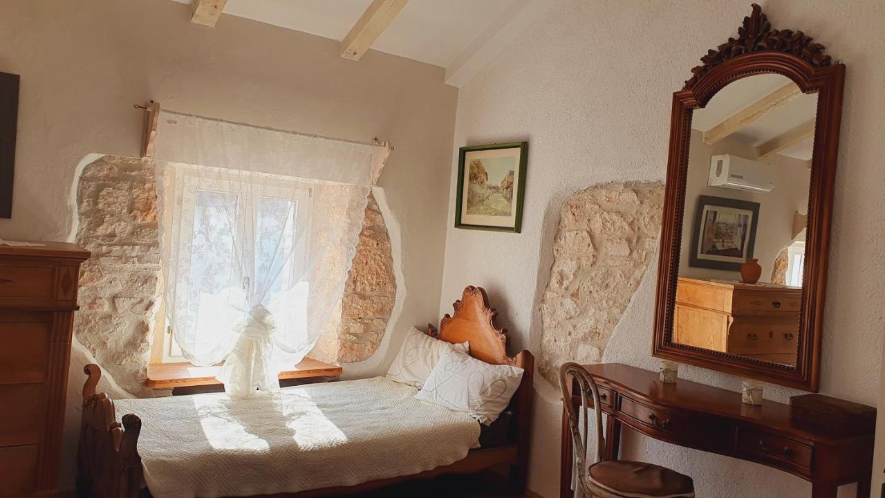 Villa Kazun With Private Pool And Two Gardens Marčana 外观 照片