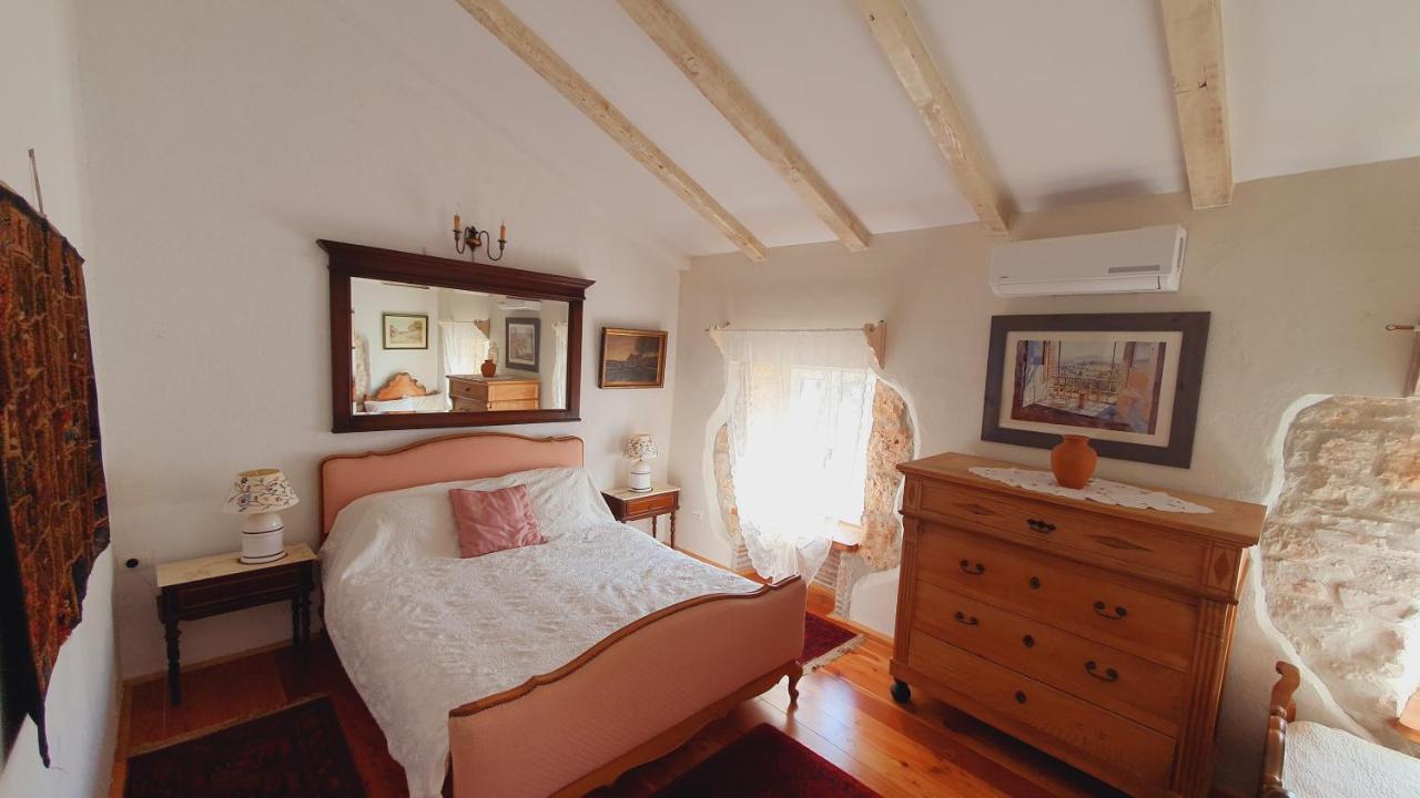 Villa Kazun With Private Pool And Two Gardens Marčana 外观 照片
