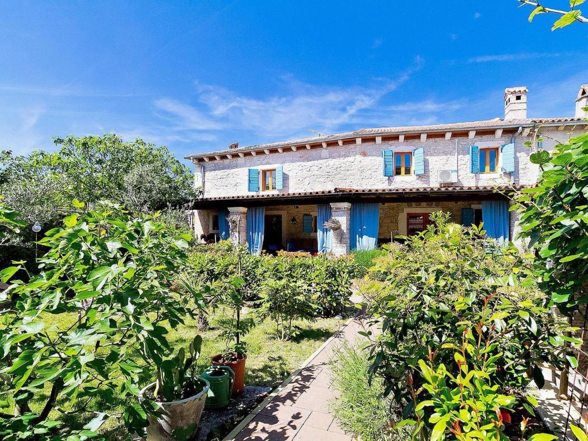Villa Kazun With Private Pool And Two Gardens Marčana 外观 照片