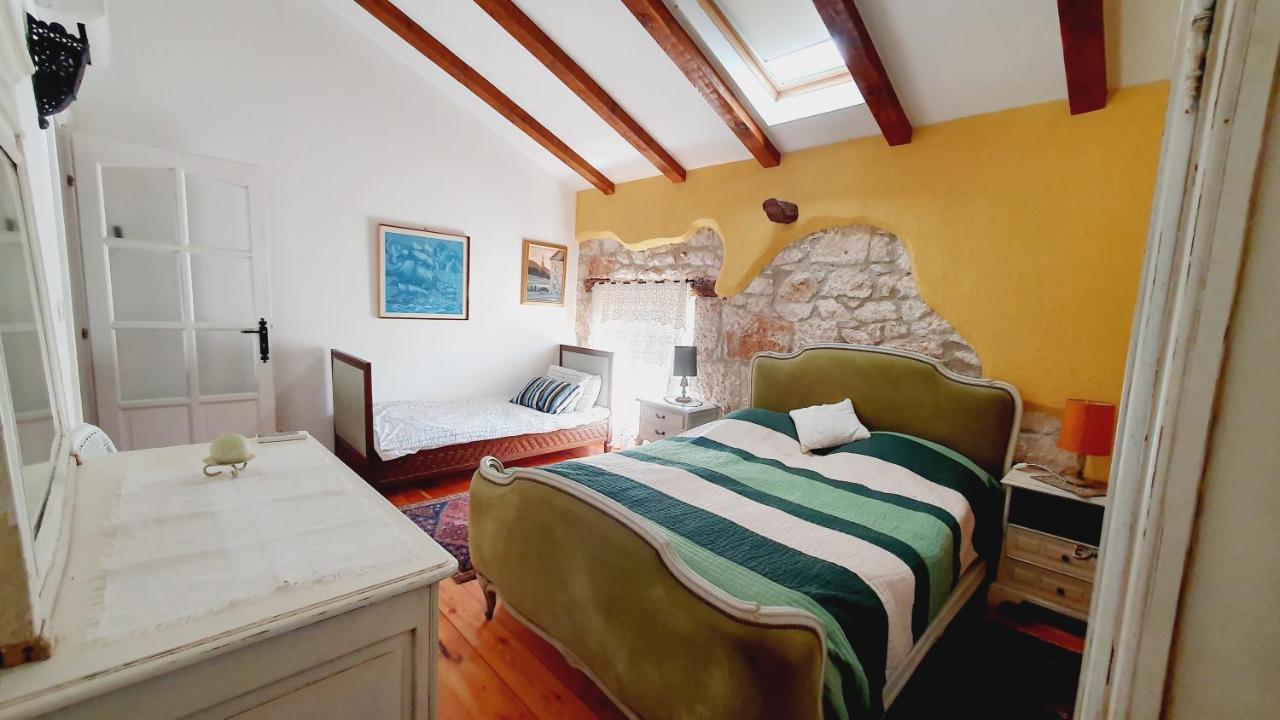 Villa Kazun With Private Pool And Two Gardens Marčana 外观 照片